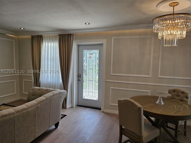 Foto del edificio - 609 NE 14th Ct