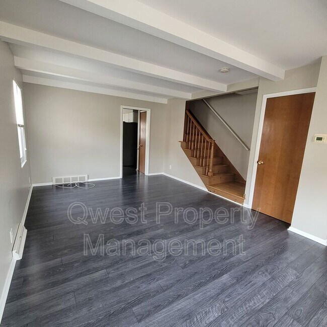 Foto del edificio - 1422 Edward Ave SE