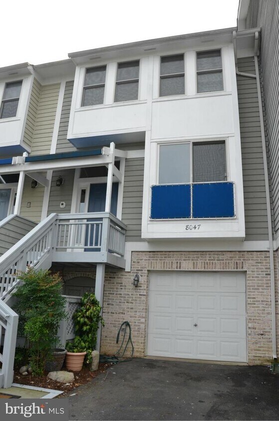 Foto principal - 8047 Windward Key Dr