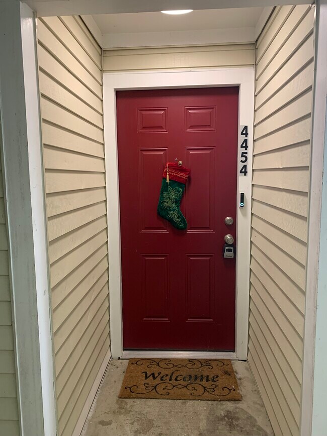 Entrada de la puerta principal - 4454 Lord Loudoun Ct