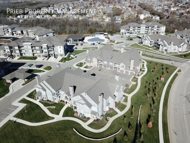 Primary Photo - Parkview Apartment - Available NOW