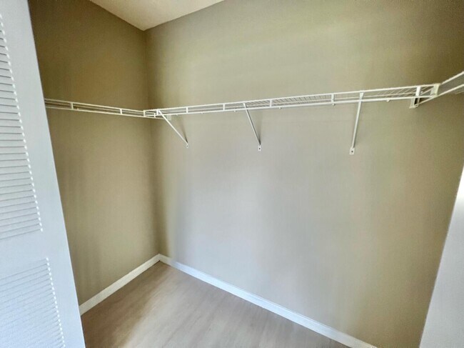 Building Photo - 414 Villa Cir