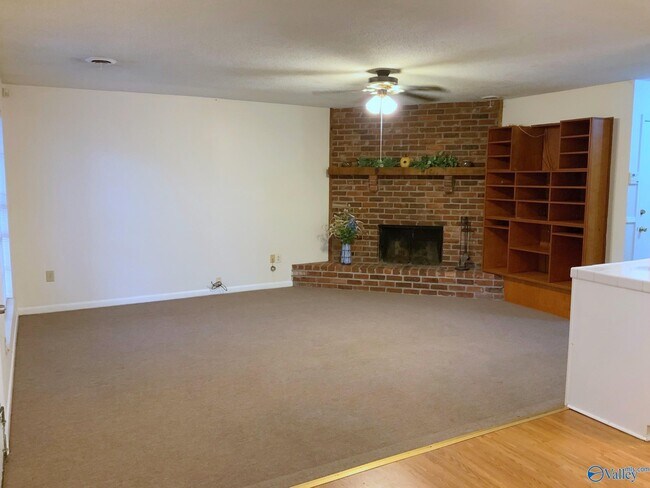 Foto del edificio - 1111 Clubview Dr NW