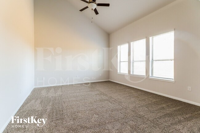 Foto del edificio - 14705 Country Club Dr