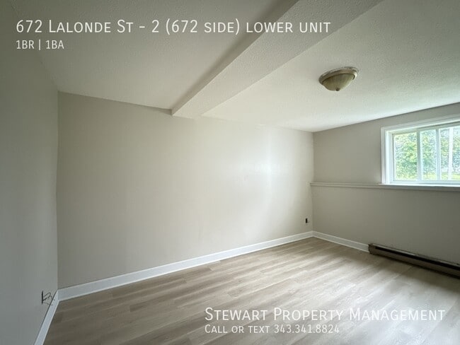 Building Photo - 672 Lalonde St