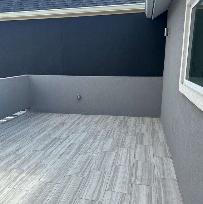 Building Photo - 5316 N Crown Point