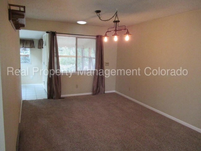 Building Photo - Gorgeous Home in Cherry Knolls