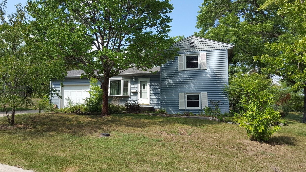 Foto principal - 2505 Brookside Ct