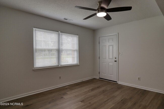 Building Photo - 2318 Indian Dr
