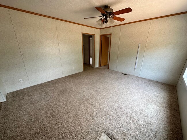 Building Photo - Affordable 3-Bedroom with Master Suite and Private Setting!