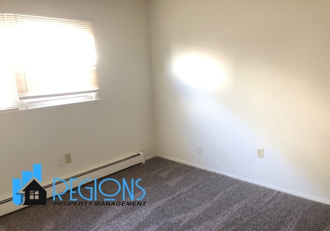 Foto del edificio - 824 E Washington St