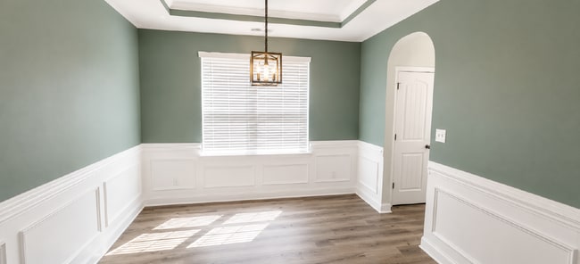 Foto del edificio - Spacious Elegance Awaits: 4-Bedroom Gem with Granite Countertops on Harrington Road!