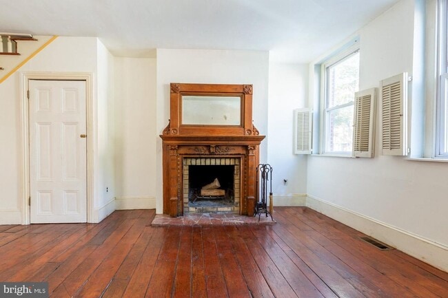 Building Photo - 1006 Bainbridge St