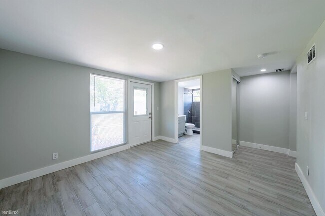 Foto del edificio - 3 br, 3 bath House - 1513 NW 6th Ave