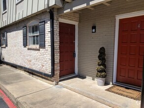 Building Photo - 7914 Mullen Dr