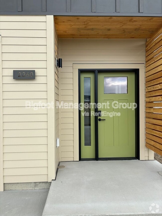 Building Photo - 2360 Shorthorn Ave