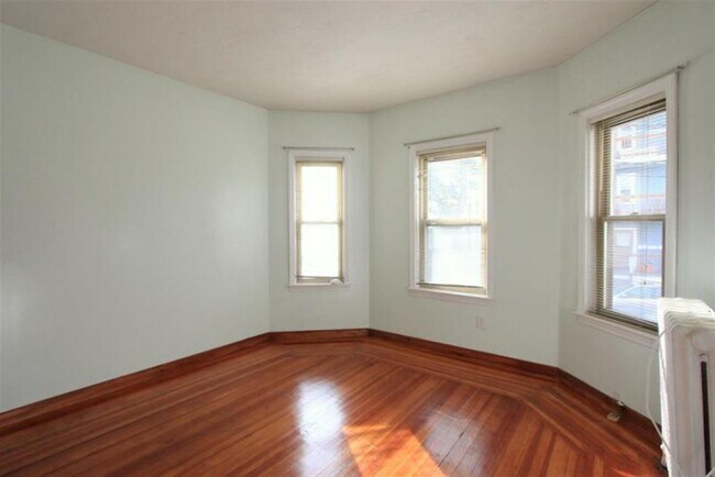 Building Photo - 25 Belknap St