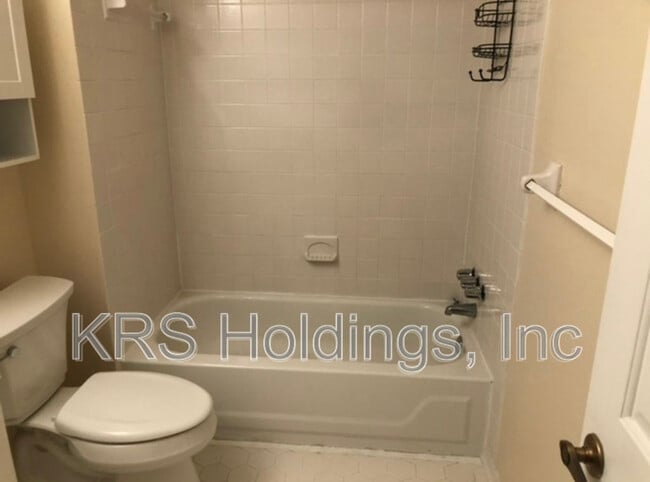 Foto del edificio - 4010 Oak Moss Ct