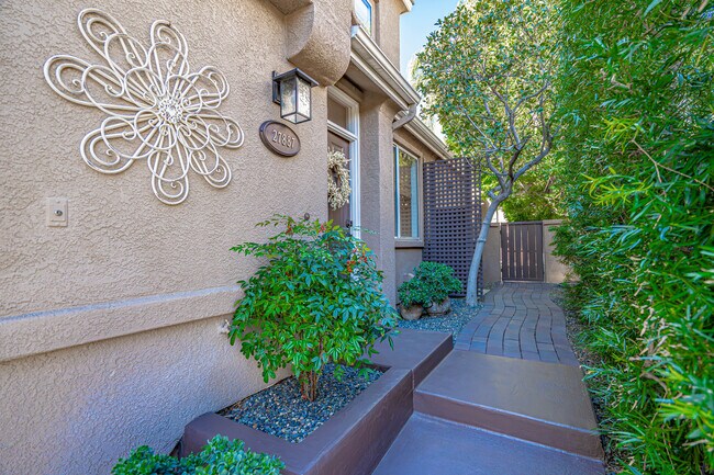 Foto del edificio - 27887 Skycrest Cir