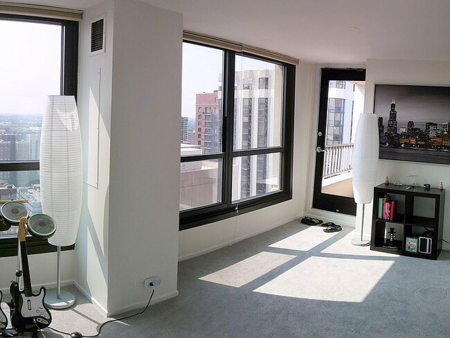 Foto del edificio - 1030 N State St