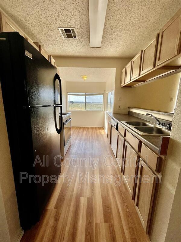 Building Photo - 222 Stockmen
