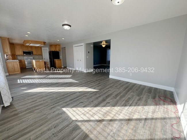 Foto del edificio - 1526 N 2530 W