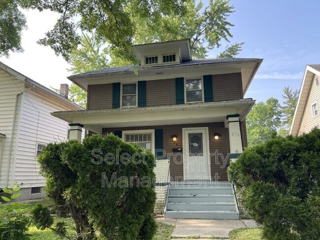 Building Photo - 216 Lexington Ct