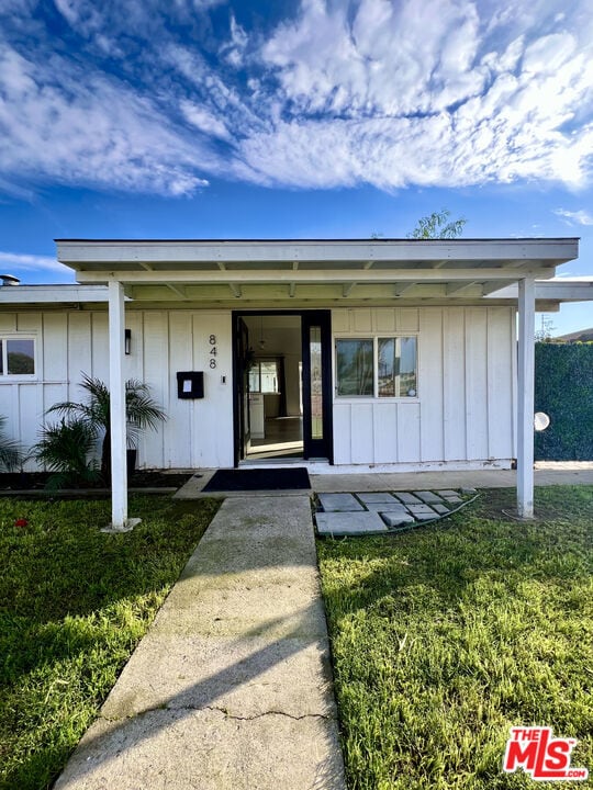 Building Photo - 848 W Irving Pl