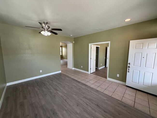 Foto del edificio - 8660 Banton Cir