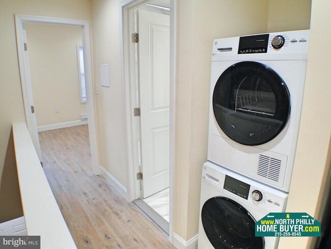 Building Photo - 2553 Palethorp St