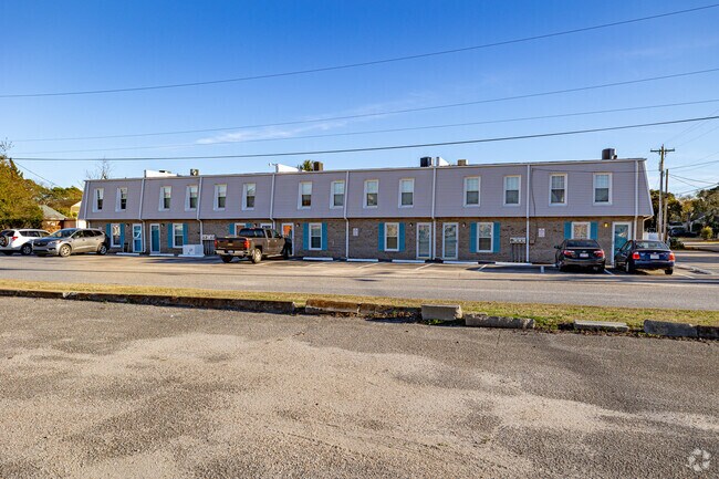 Wide view. - Madison Villas