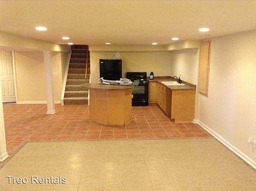 Building Photo - 5679 S Gilmore Rd