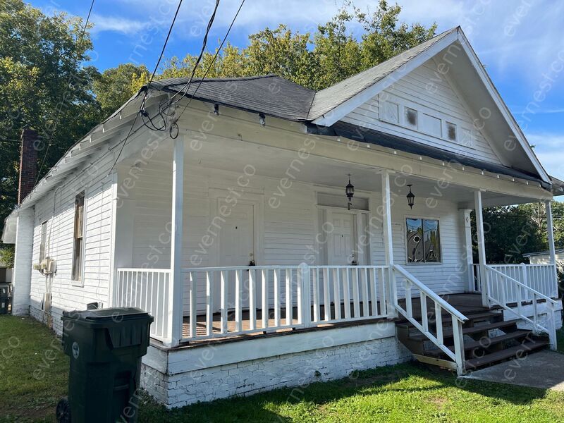 Primary Photo - 2810 E 46th St
