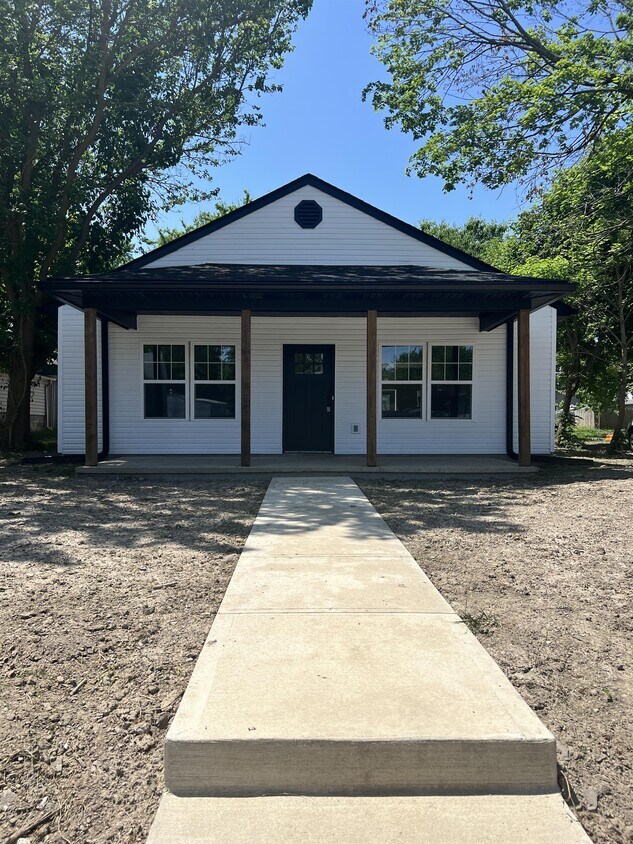 Foto principal - 1627 S Union St