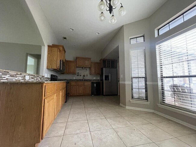 Building Photo - 3802 Oak Valley Dr