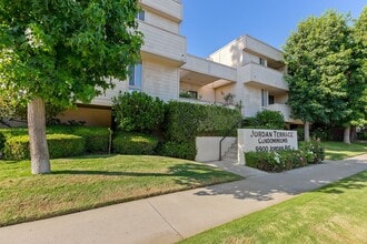 Building Photo - 9900 Jordan Ave