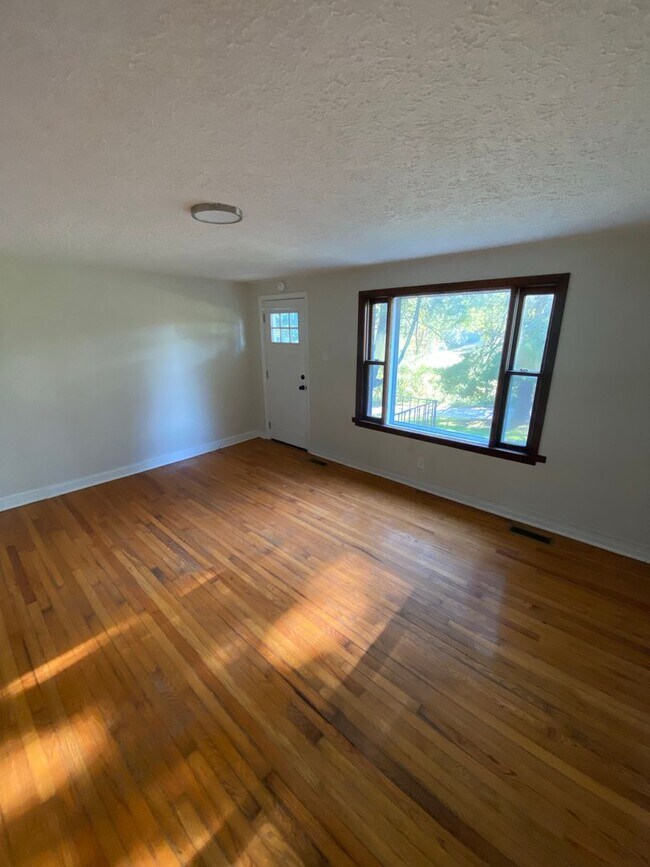 Foto del edificio - 1987 Joe Stephens Rd