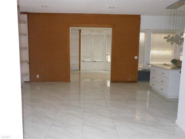 Foto del edificio - 4 br, 2.5 bath House - 2113 NW 49th Ave