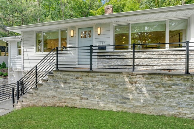 Photo - 117 Sagamore Rd House