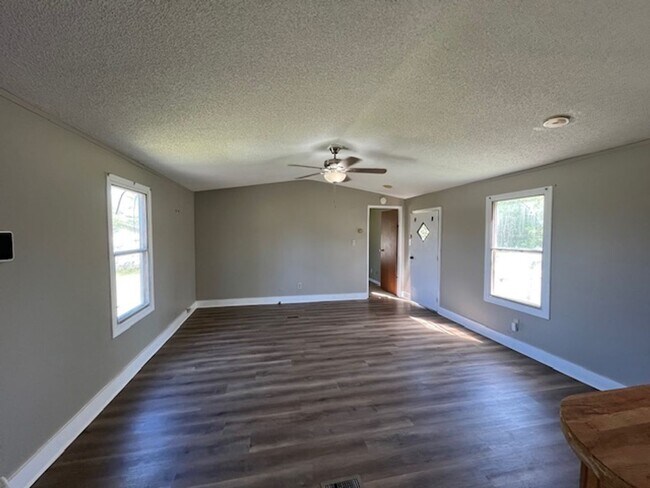 Building Photo - Renovated 2 Bedroom 2 Bath Home(Trailer) on 4 Acres with Pond For Rent!!