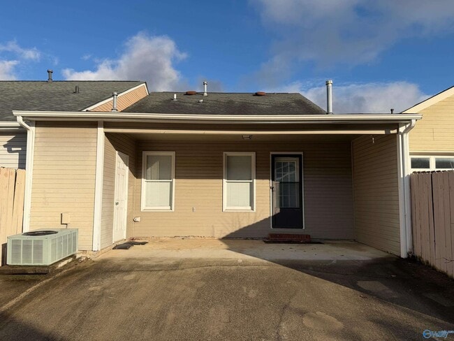 Foto del edificio - 2405 Halifax Pl SW