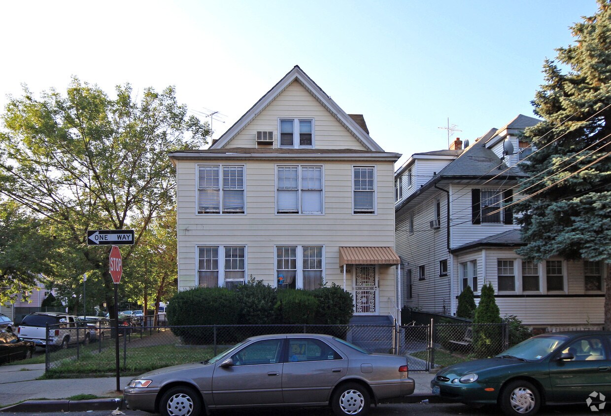 Building Photo - 8168 Dongan Ave