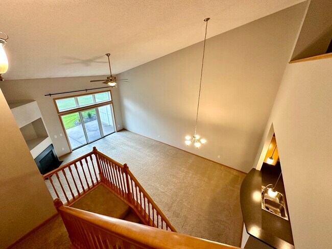 Building Photo - 9725 Alvarado Ln N