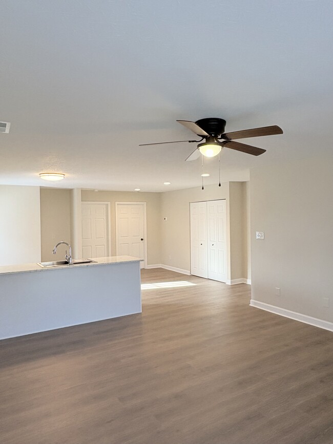 Building Photo - 353 Catalpa Cir