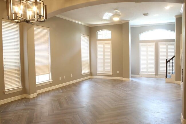 Building Photo - 13527 Brookbluff Ln