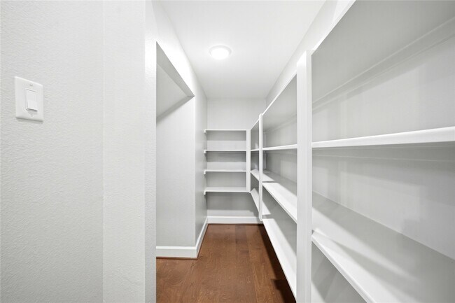 Building Photo - 4208 Koehler St