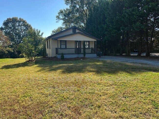 Building Photo - 111 Hillcrest Dr