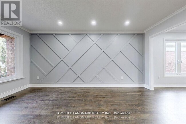Building Photo - 3452 Cherrington Crescent