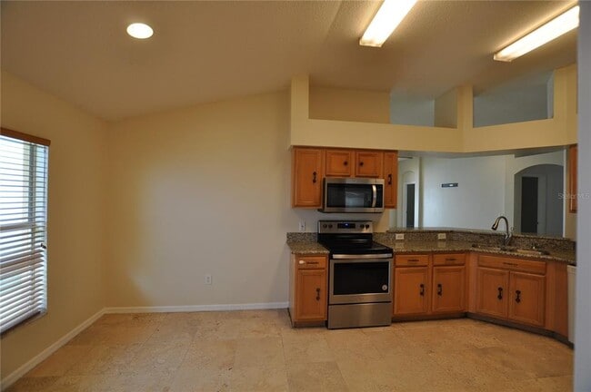 Building Photo - 613 Straw Lake Dr
