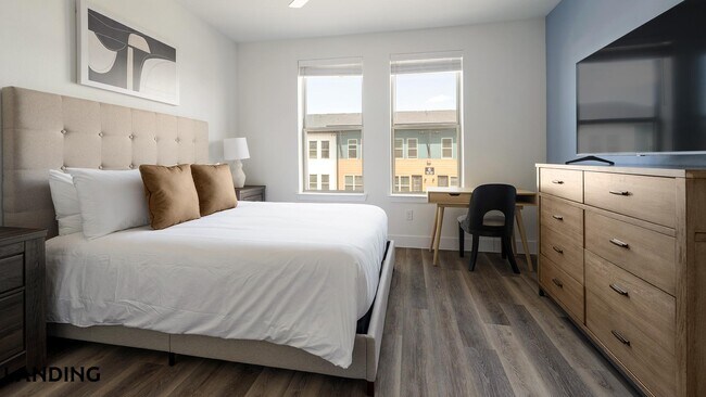 Foto del edificio - 6525 Ed Bluestein Blvd